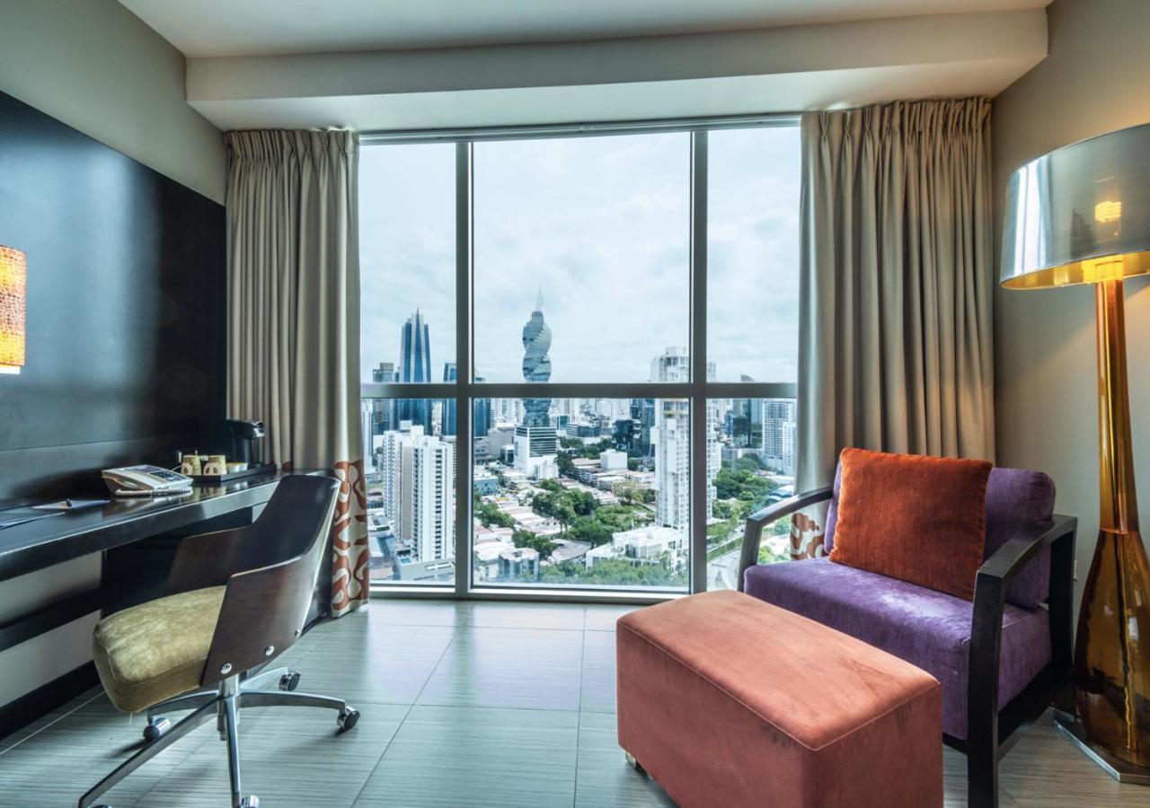 Megapolis Hotel Panama Exterior foto A room at the hotel